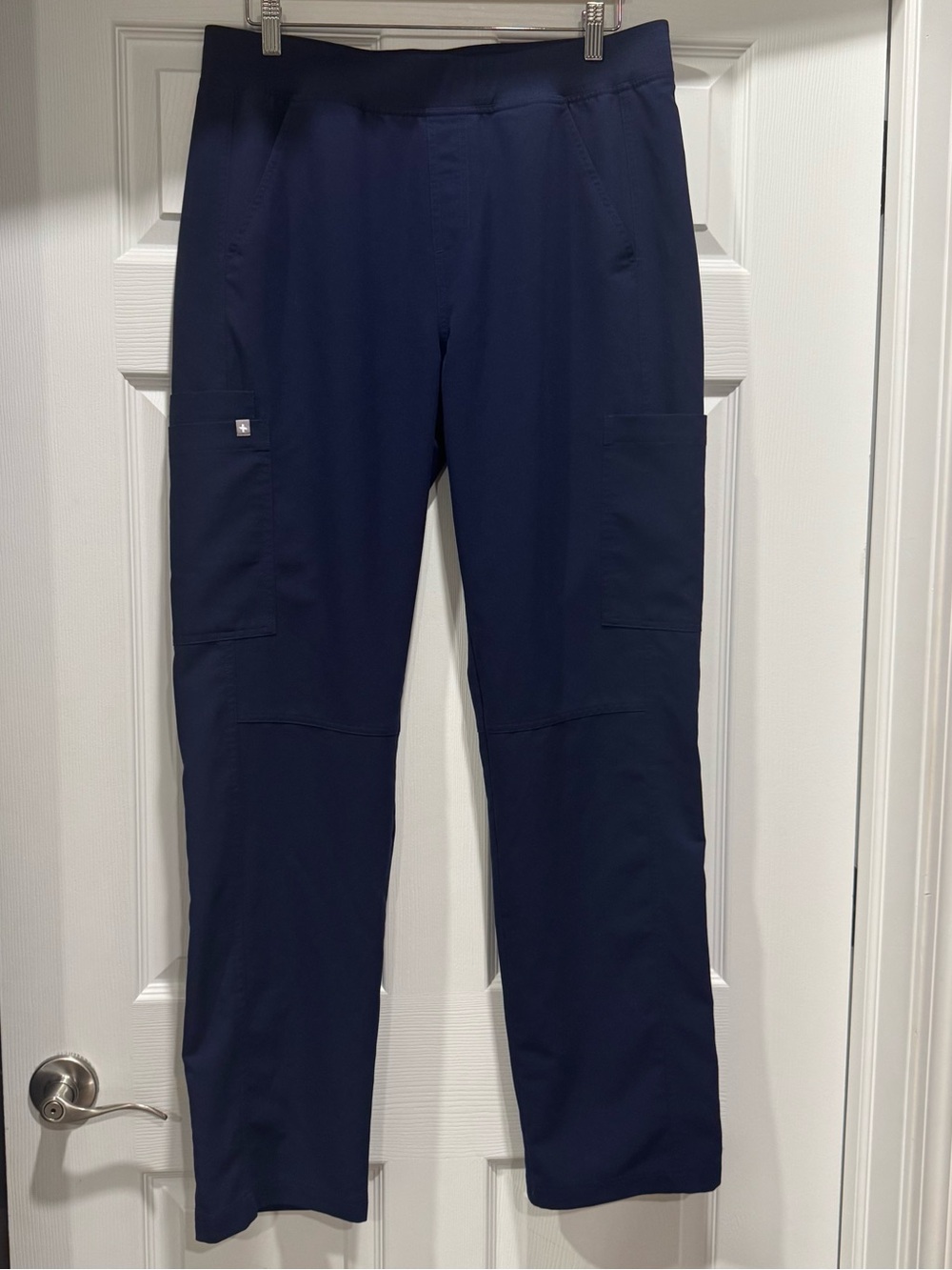 Figs Men's Axim Cargo Scrub Pants